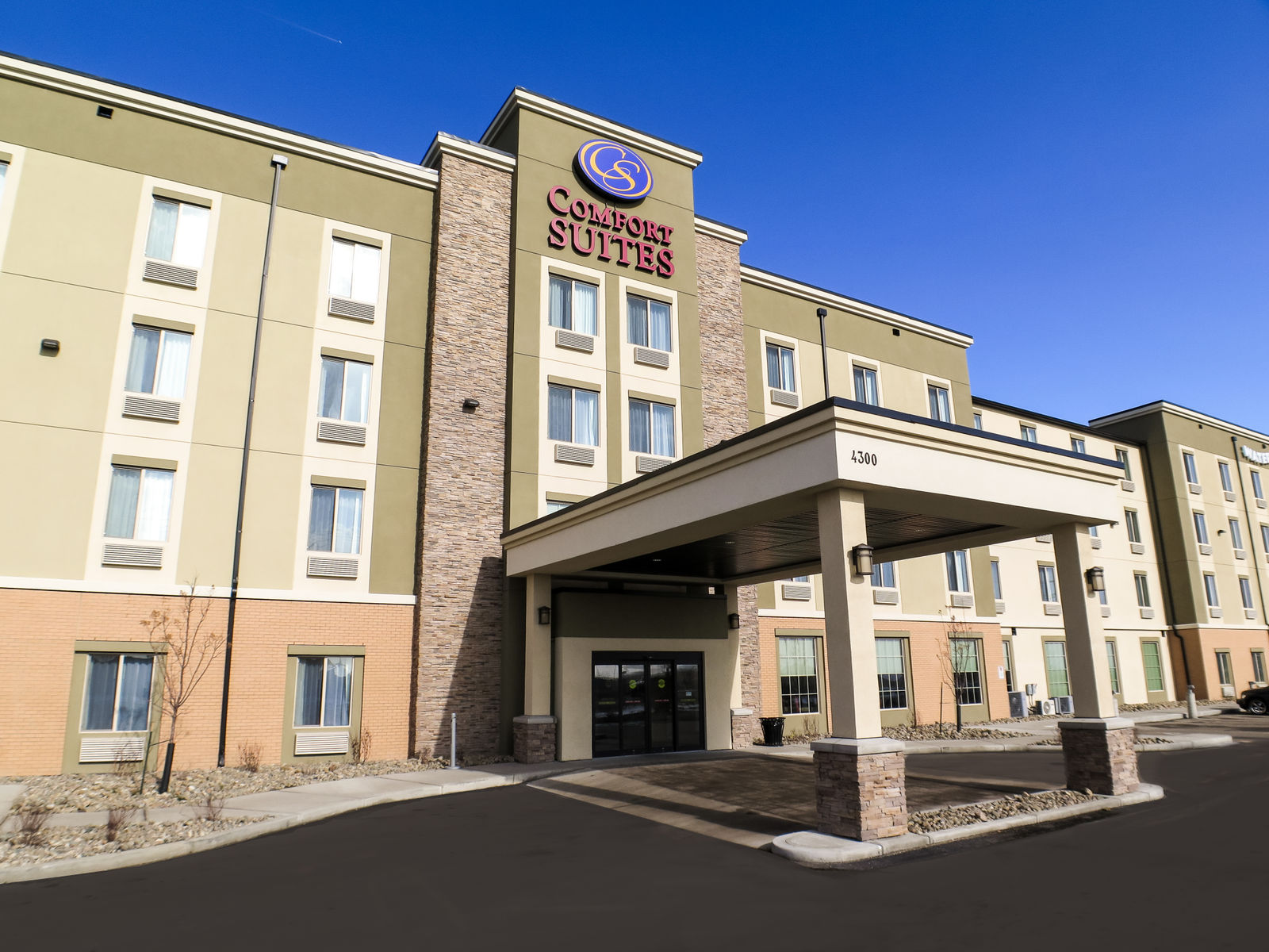 Regina's all-suite hotel with top-notch modern amenities.